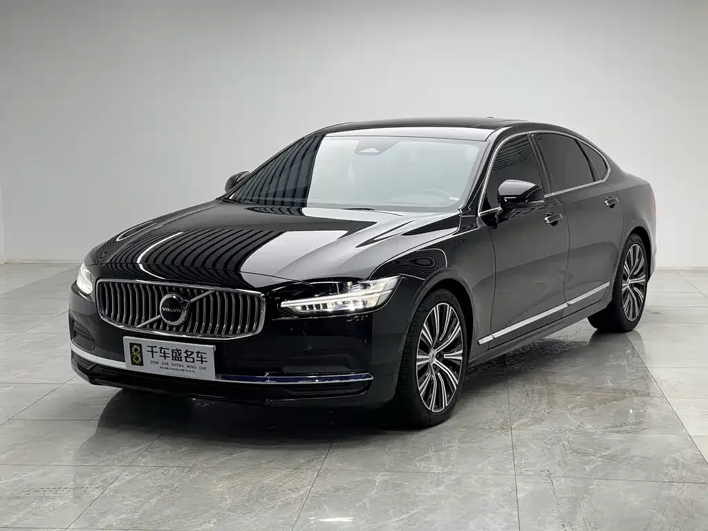 Volvo S90 — фото 1