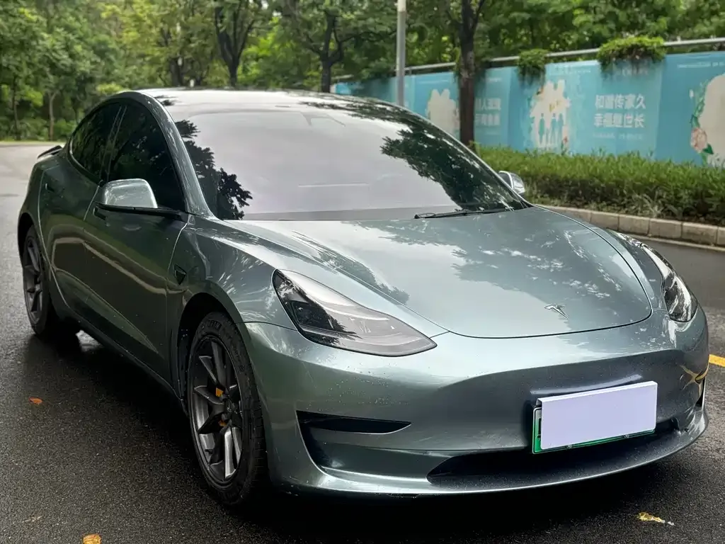 Tesla Model 3 — фото 4