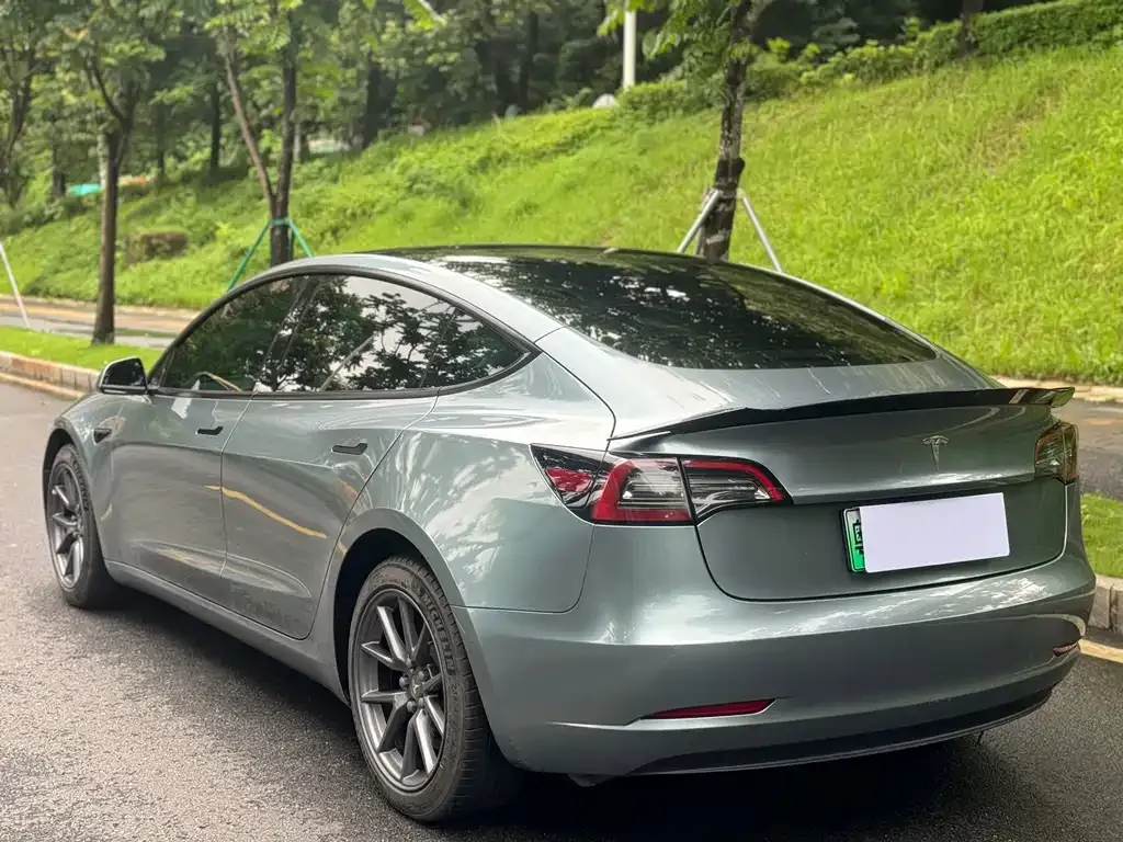 Tesla Model 3 — фото 7