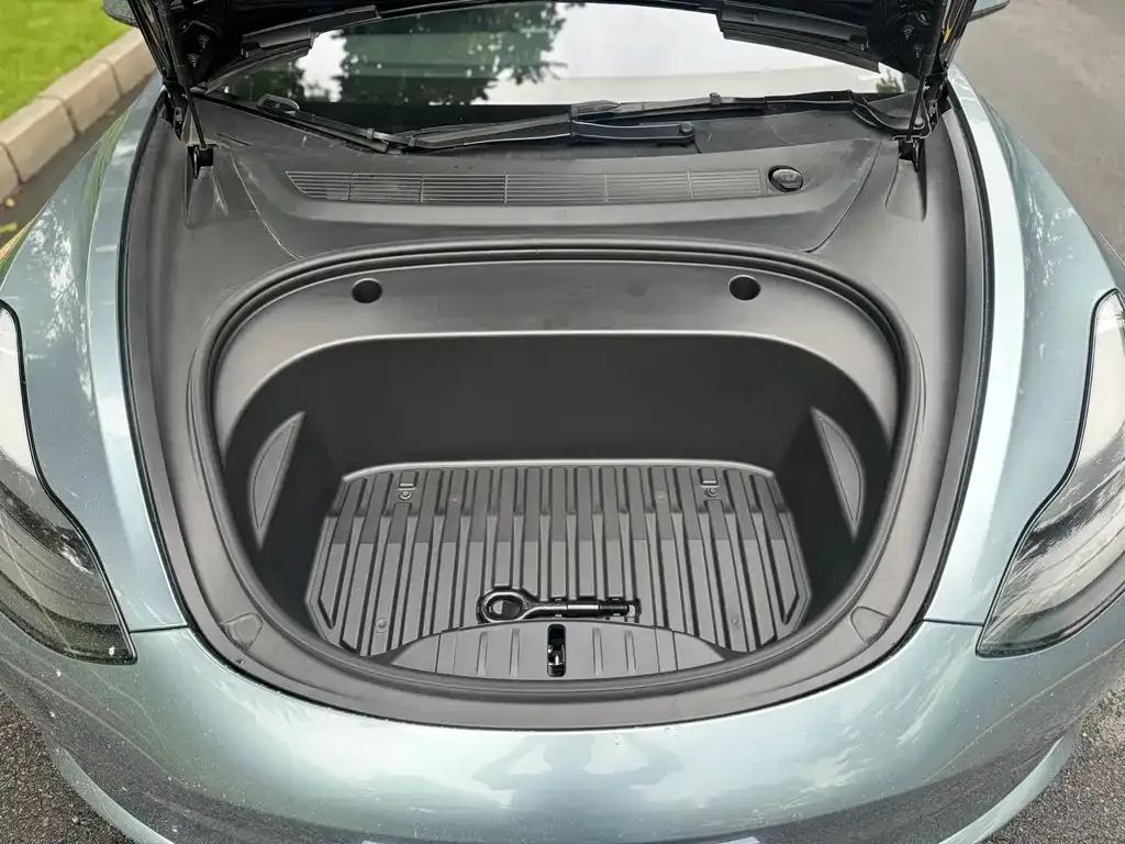 Tesla Model 3 — фото 6