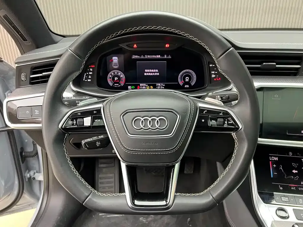 Audi A7L — фото 6