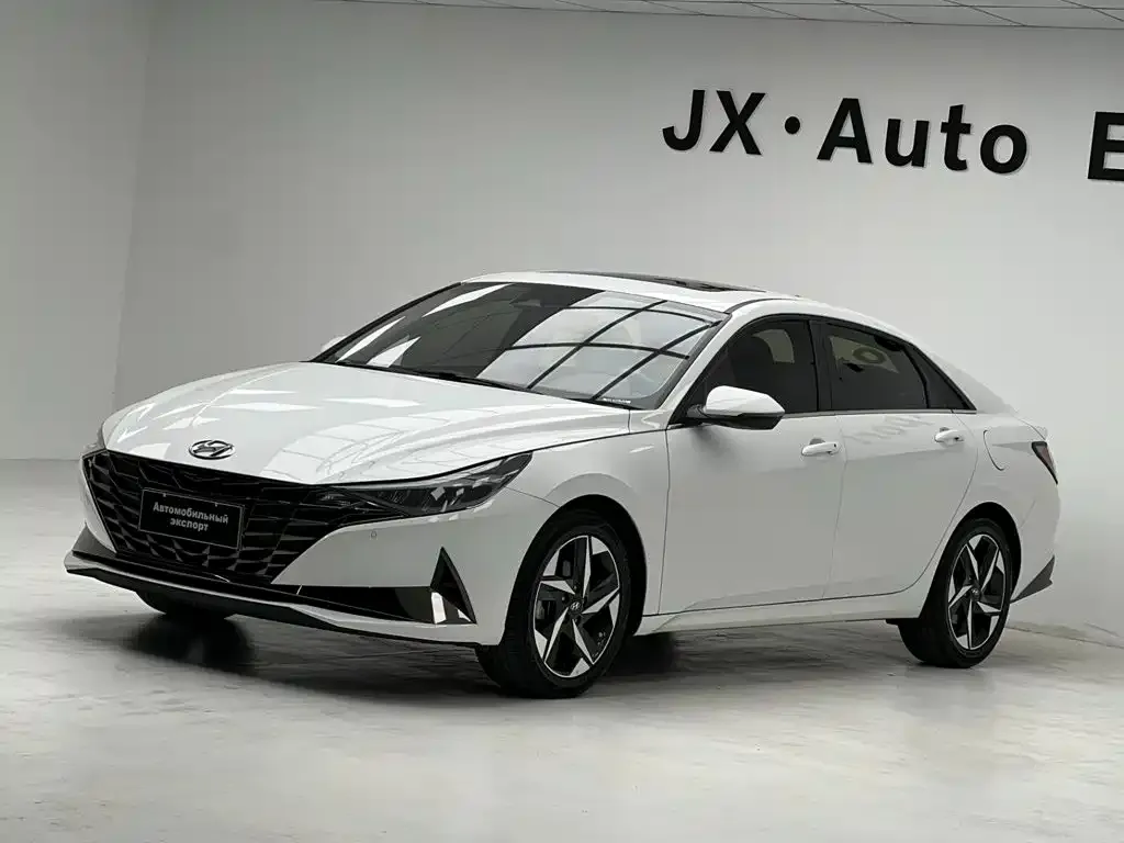 Hyundai Elantra — фото 1