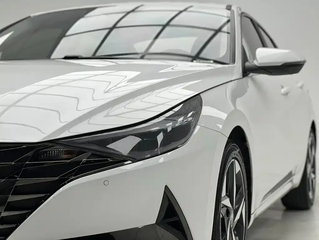 Hyundai Elantra — фото 6