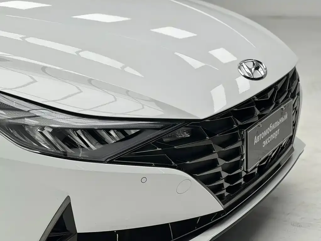 Hyundai Elantra — фото 4