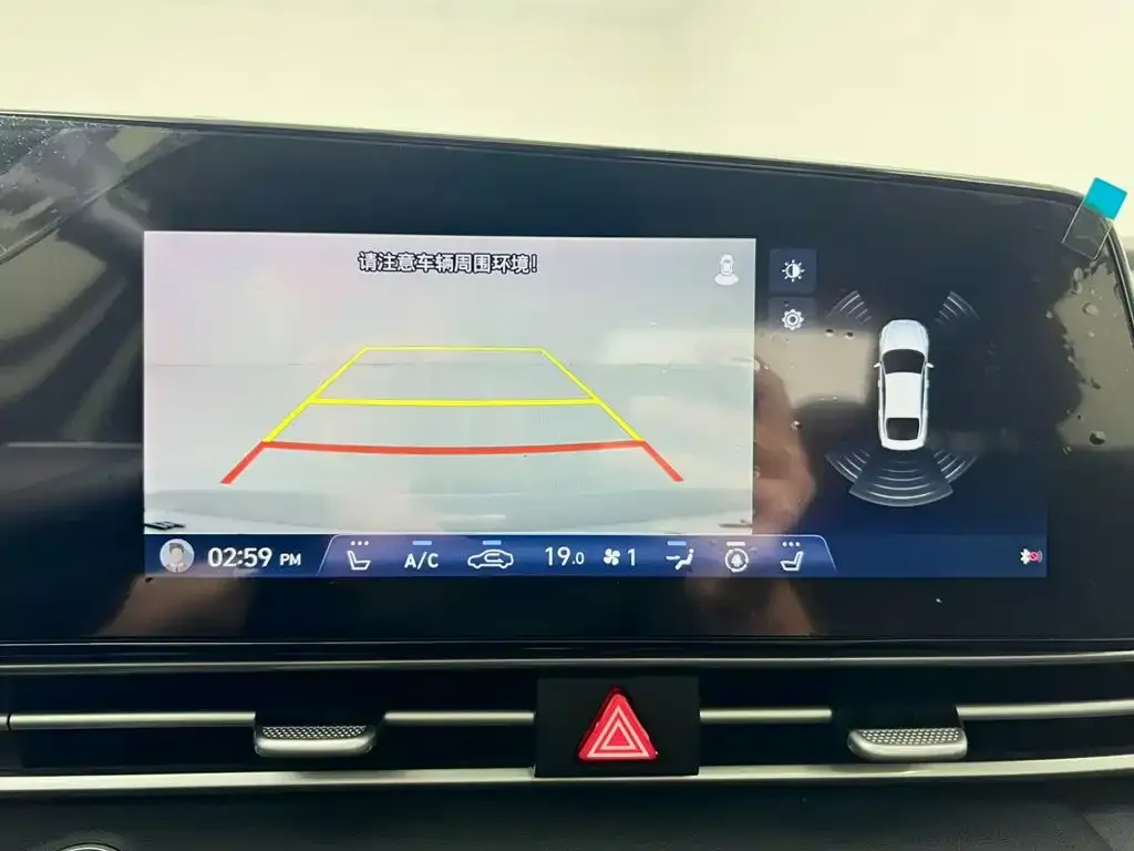 Hyundai Elantra — фото 10