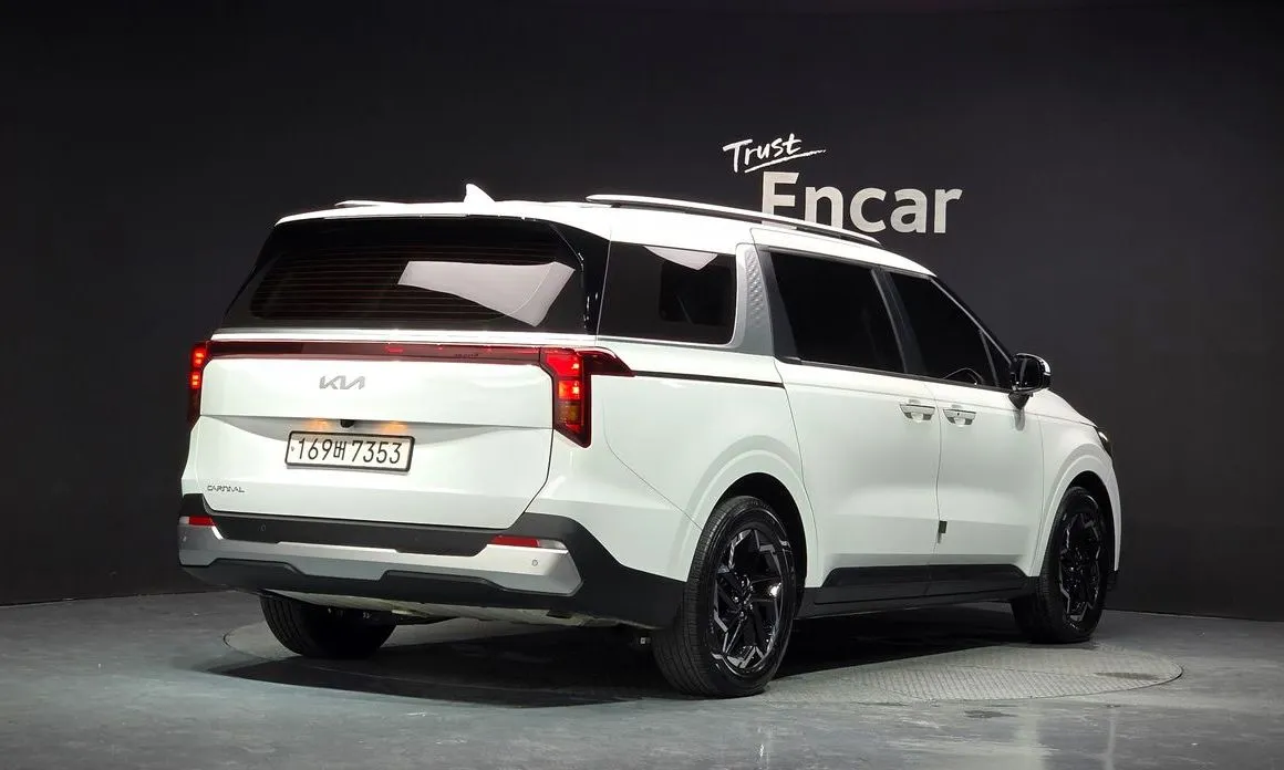 Kia Carnival — фото 5