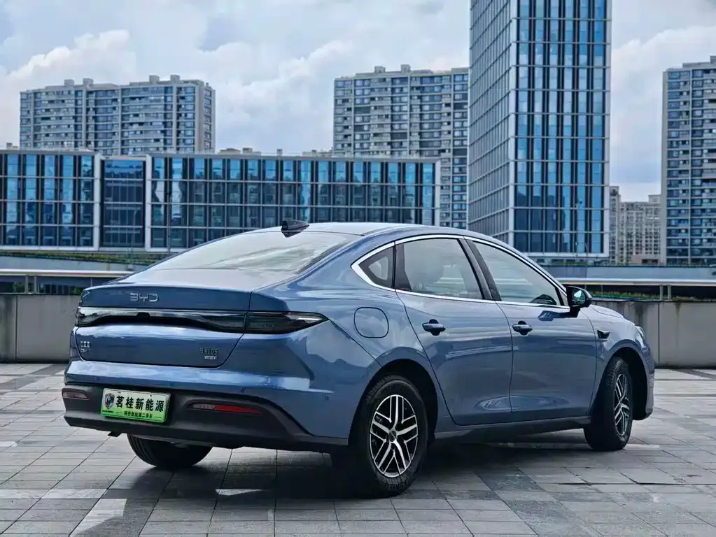 BYD Seal 05 DM-i — фото 9