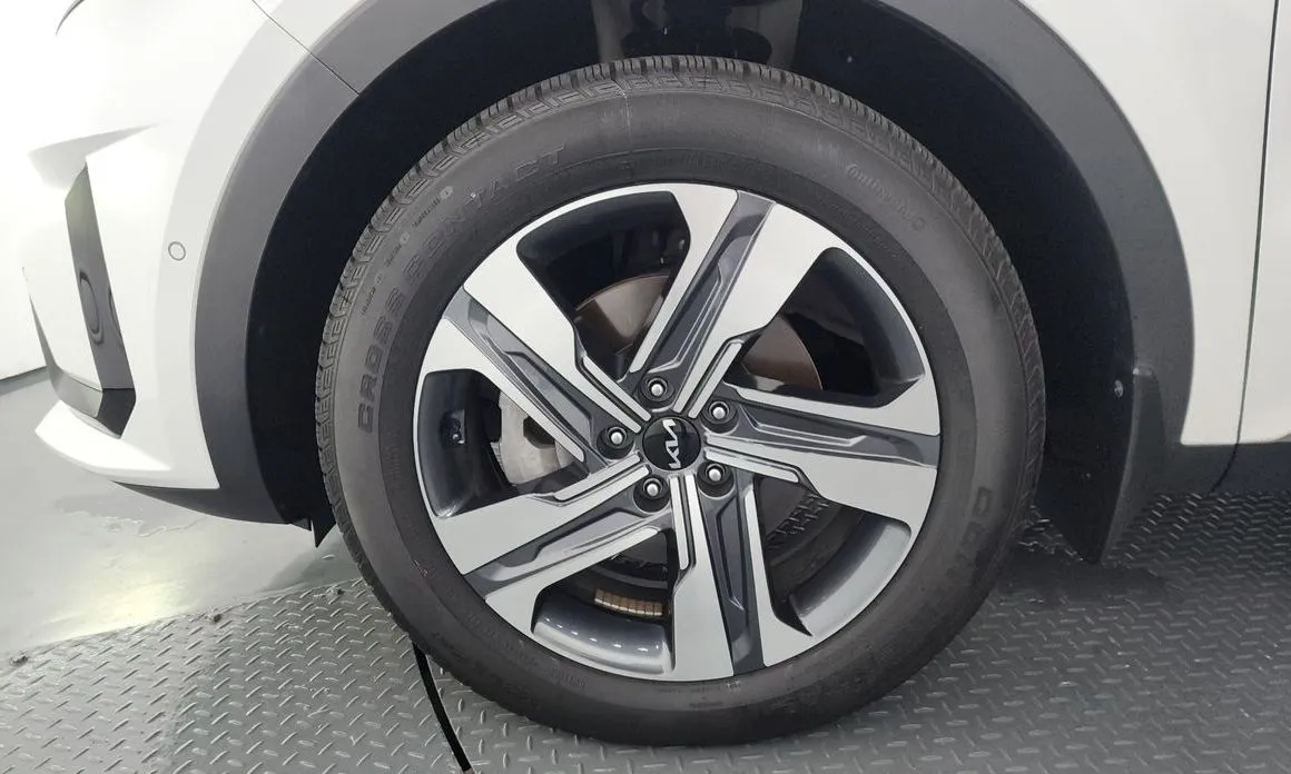 Kia Sorento — фото 7