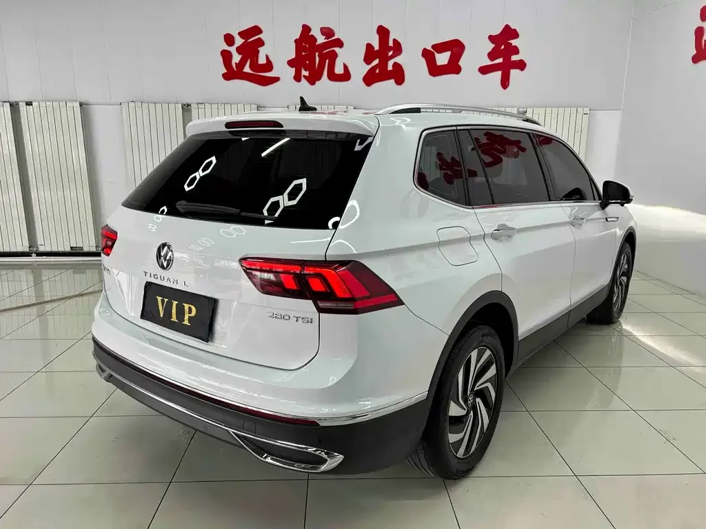Volkswagen Tiguan L — фото 6