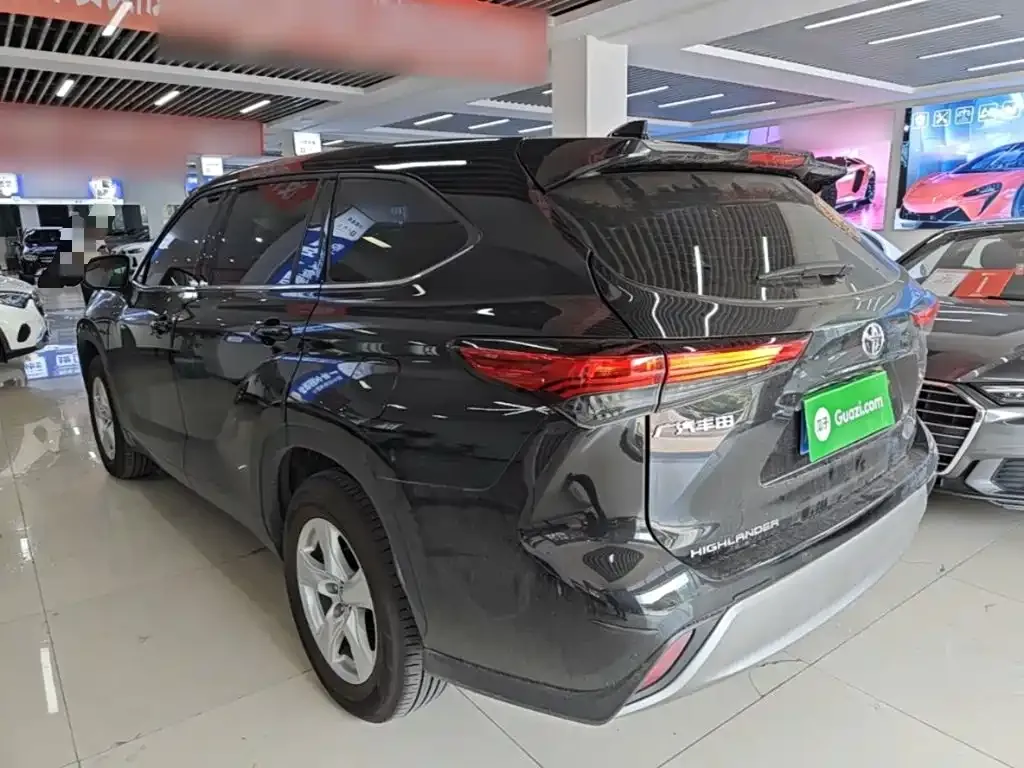 Toyota Highlander — фото 4