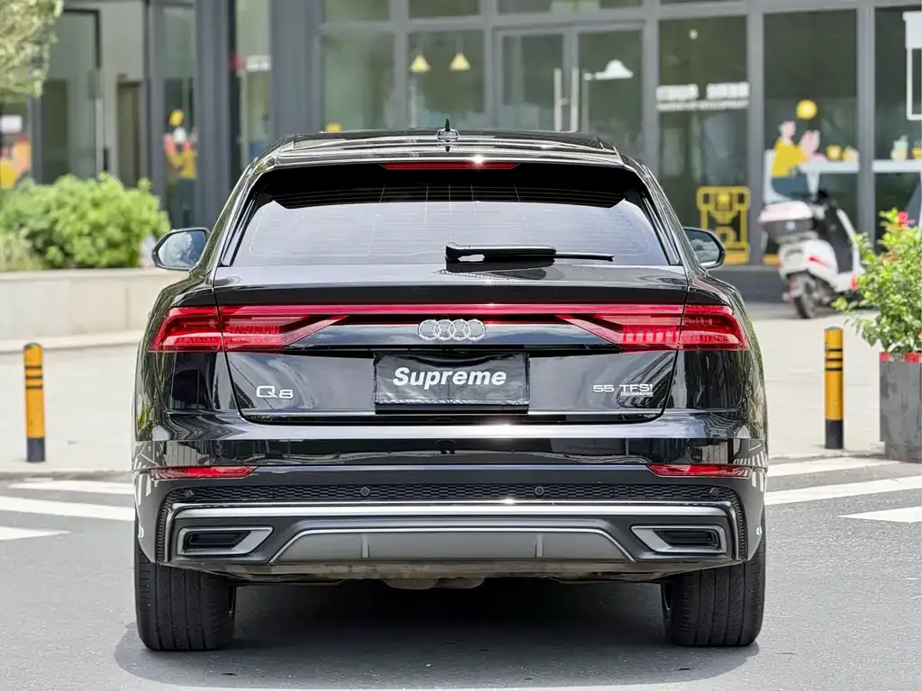 Audi Q8 — фото 10