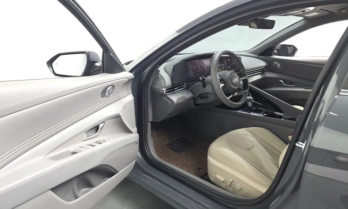 Hyundai AVANTE — фото 3