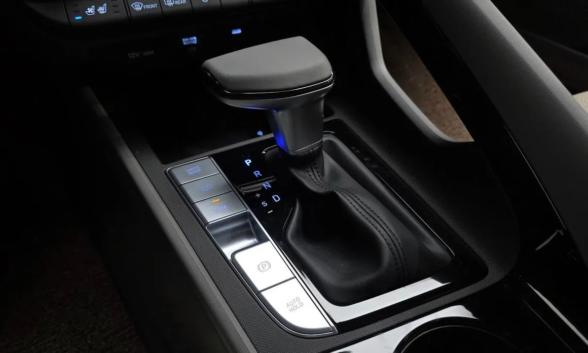 Hyundai AVANTE — фото 9