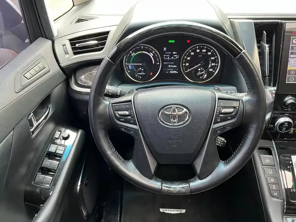 Toyota Vellfire — фото 7