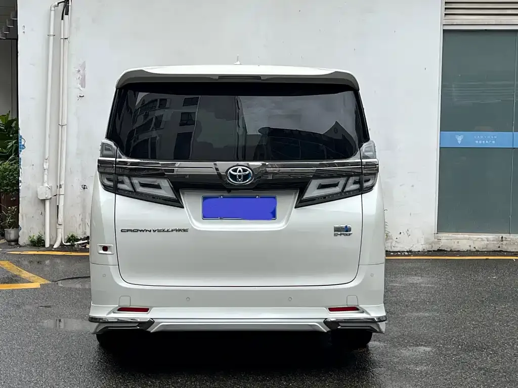 Toyota Vellfire — фото 6