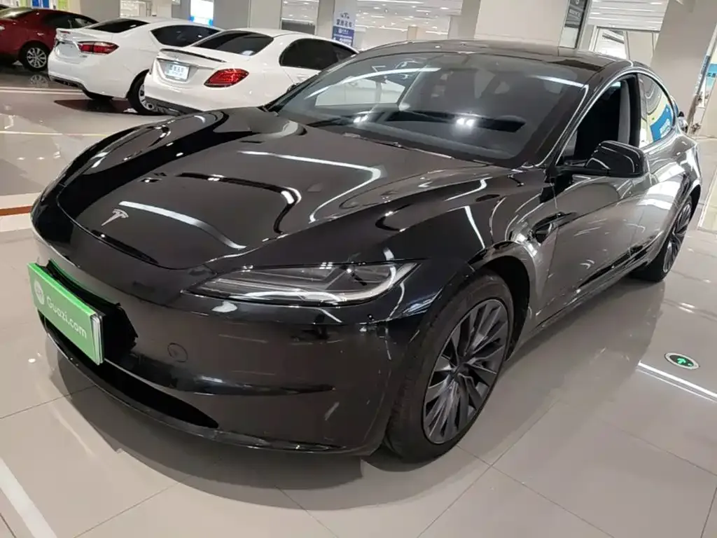 Tesla Model 3 — фото 4