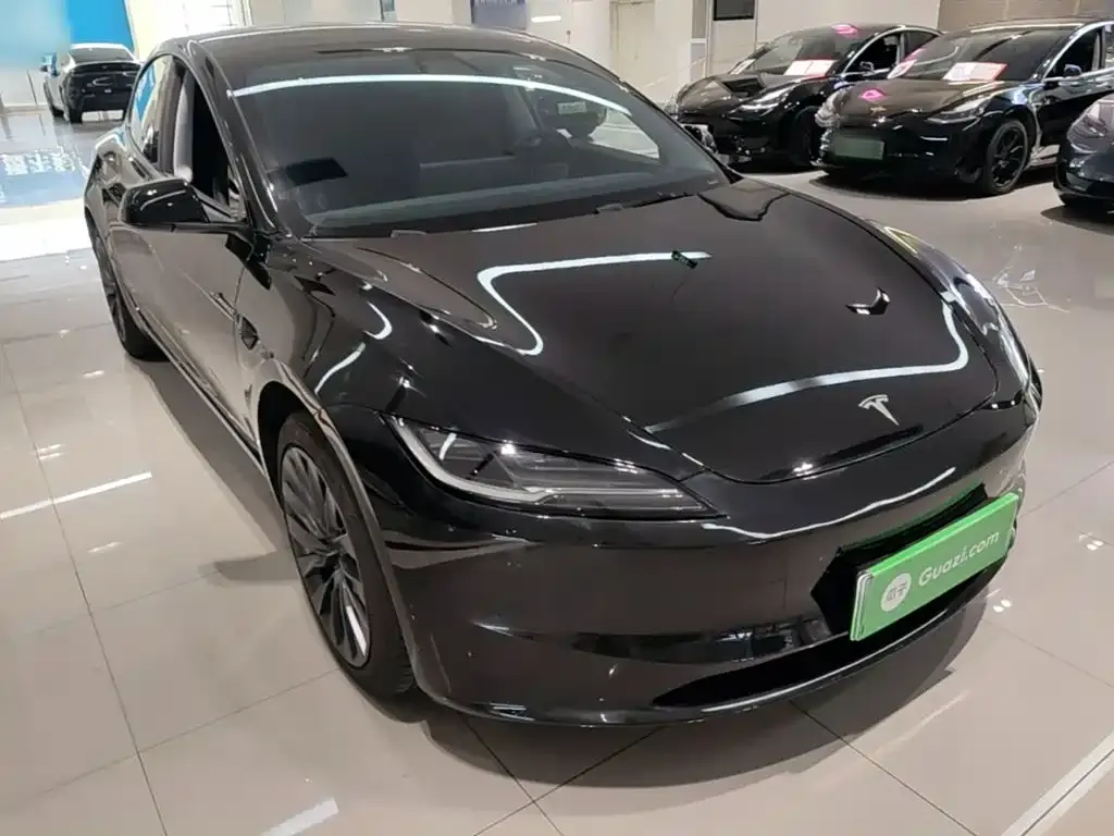 Tesla Model 3 — фото 9