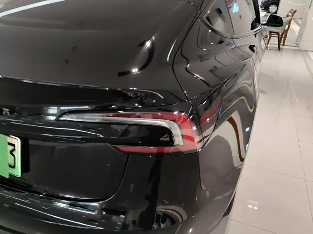 Tesla Model 3 — фото 6