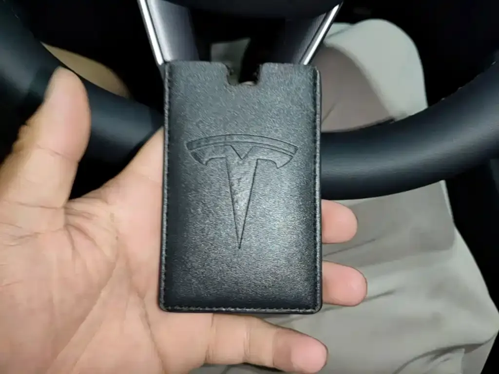 Tesla Model 3 — фото 2