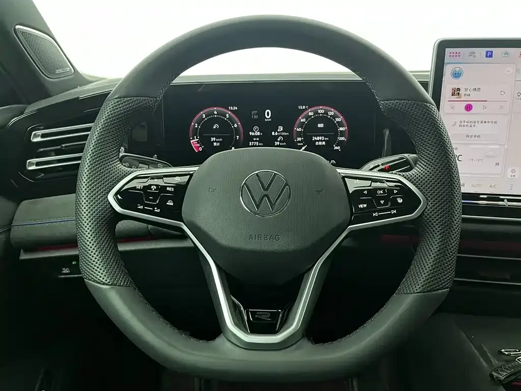 Volkswagen Tiguan L — фото 6