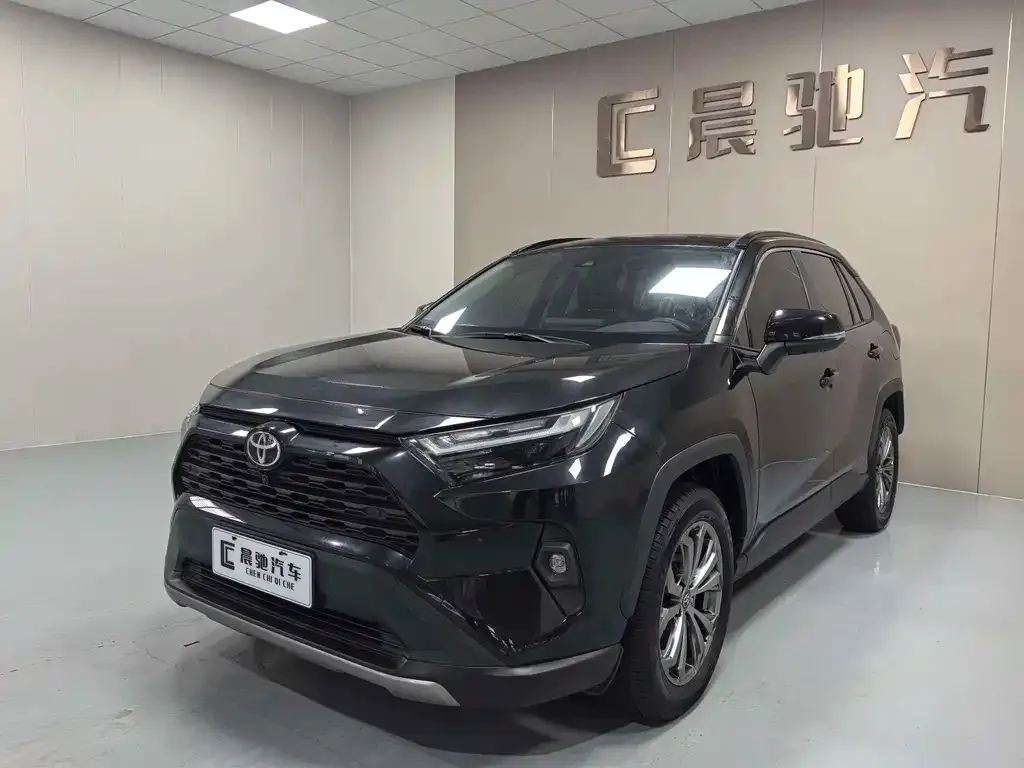 Toyota RAV4 — фото 1