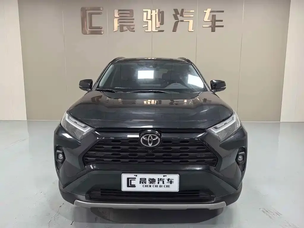 Toyota RAV4 — фото 8