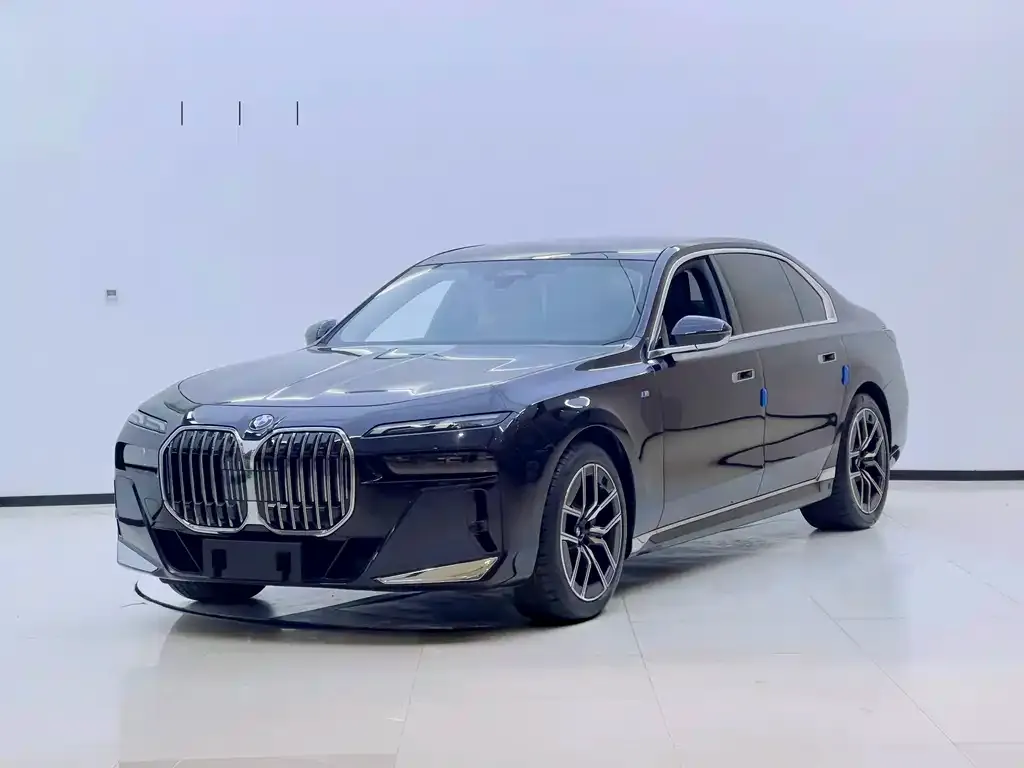BMW 7 Series — фото 1