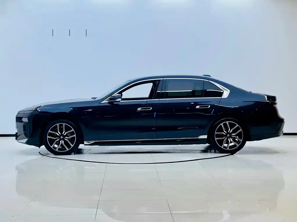 BMW 7 Series — фото 3