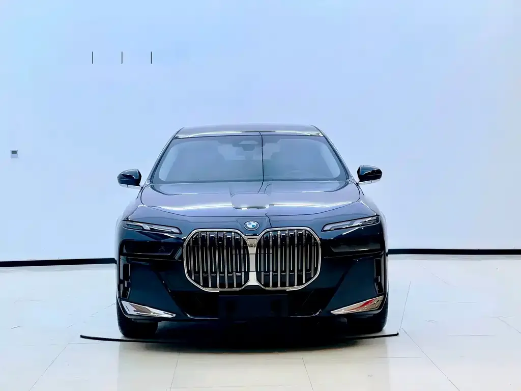 BMW 7 Series — фото 2