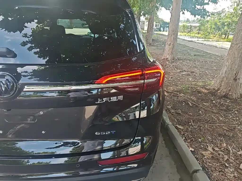Buick Envision Plus — фото 4