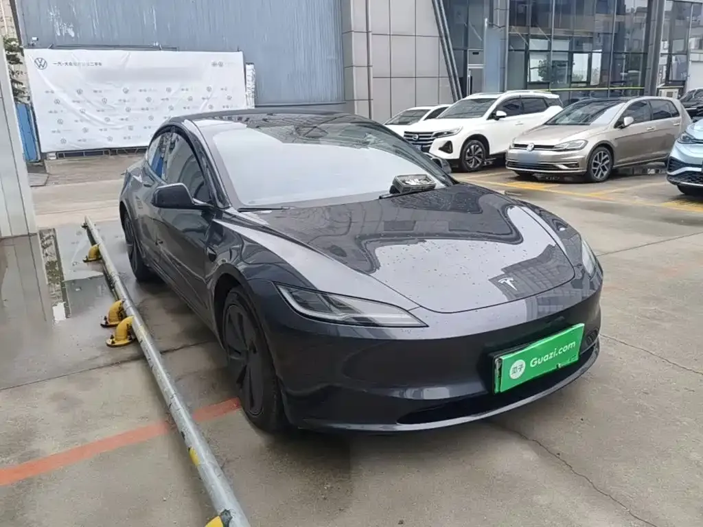 Tesla Model 3 — фото 10