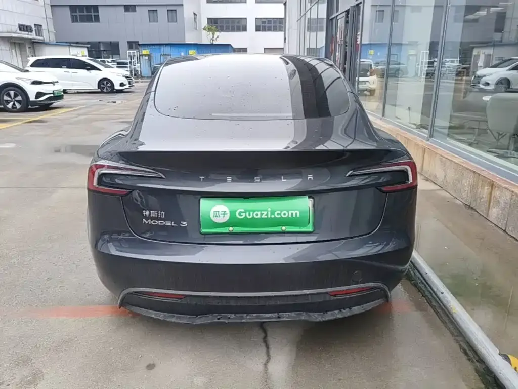 Tesla Model 3 — фото 5