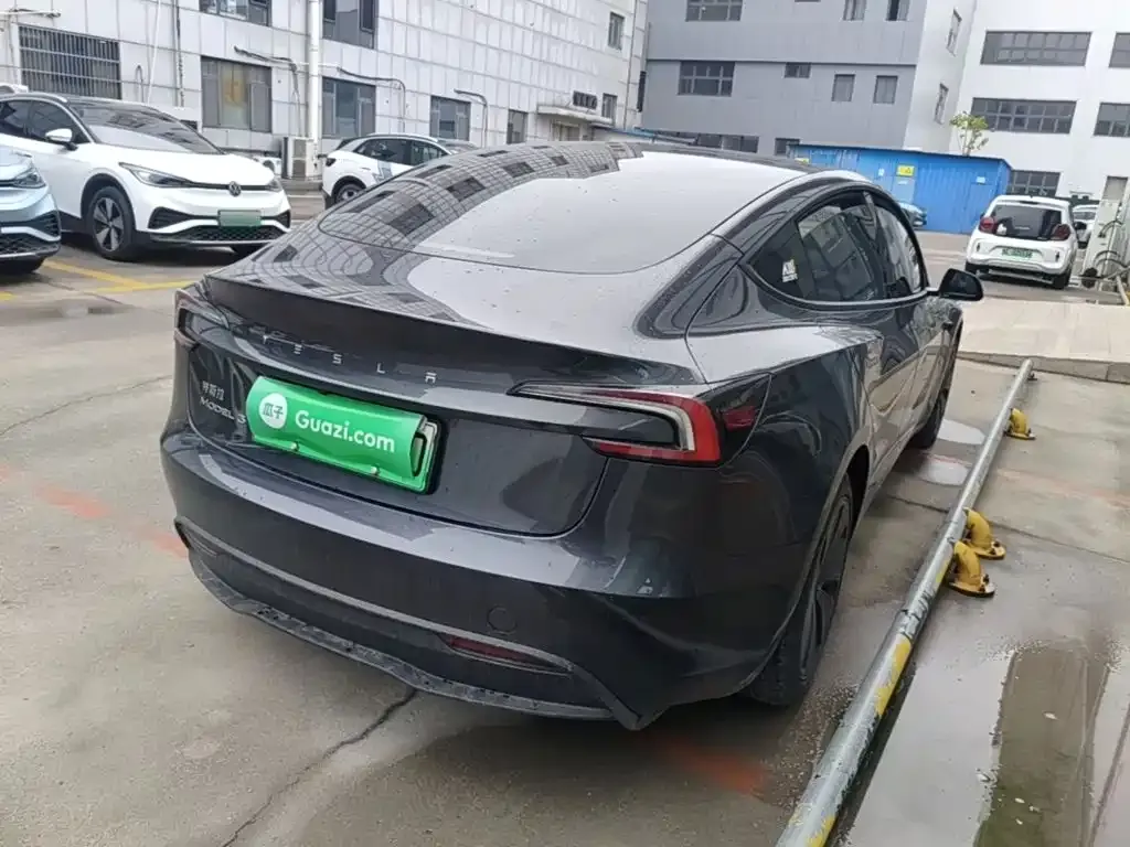 Tesla Model 3 — фото 4