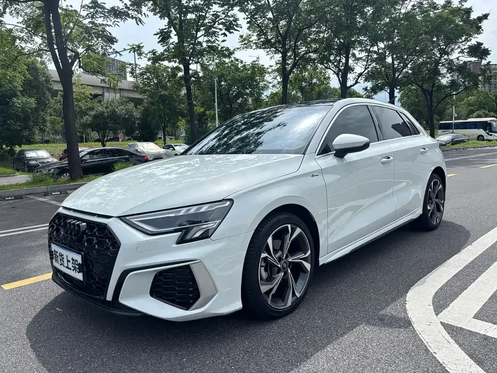 Audi A3 — фото 1