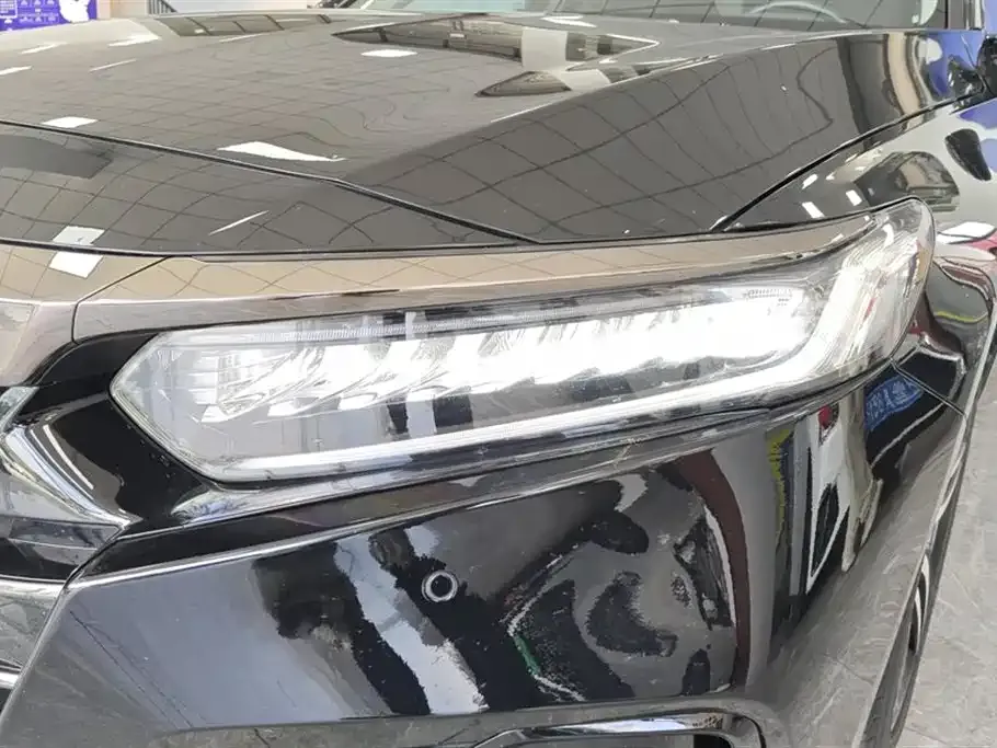 Honda Accord — фото 10