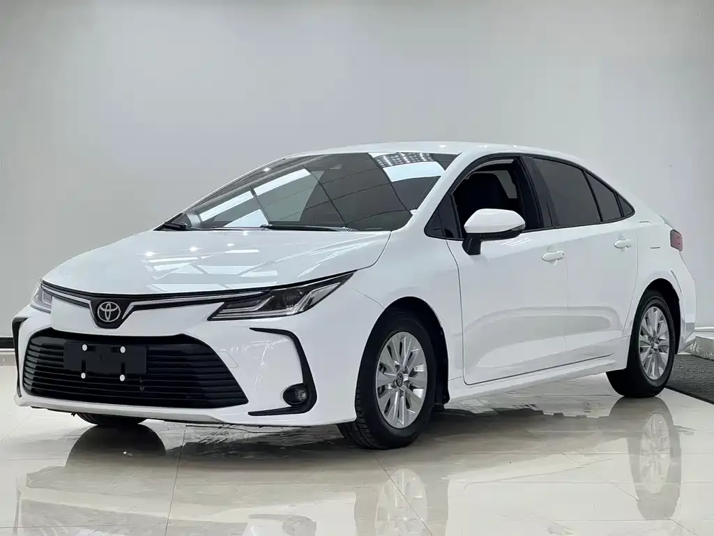 Toyota Corolla — фото 1