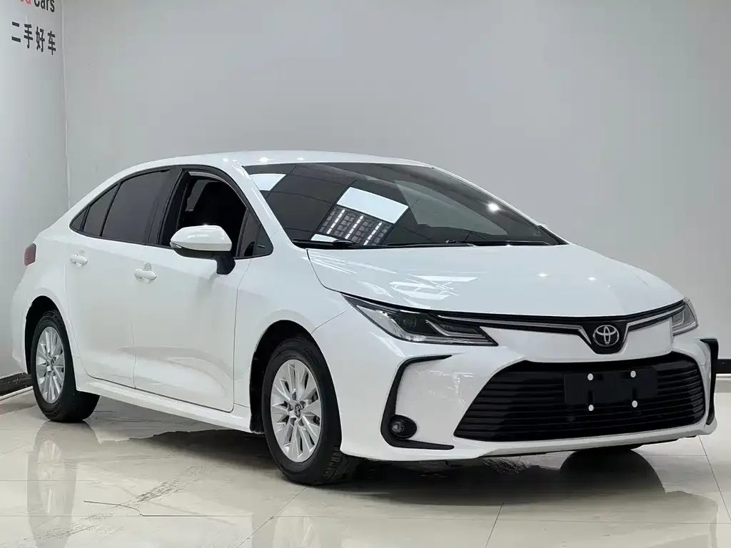 Toyota Corolla — фото 4