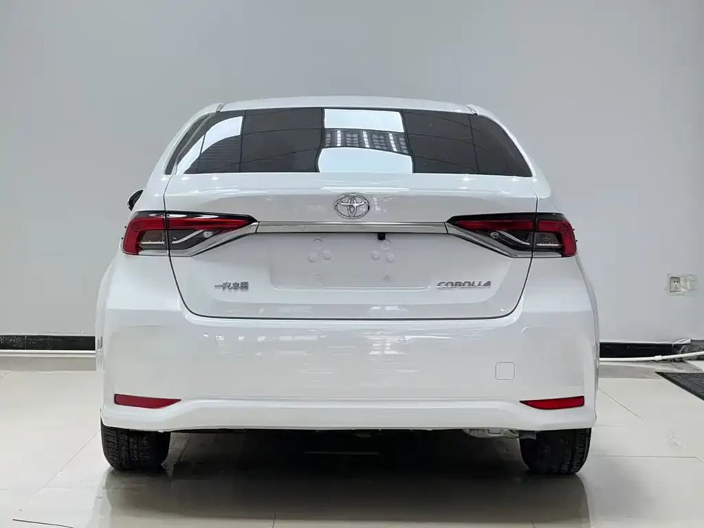Toyota Corolla — фото 2
