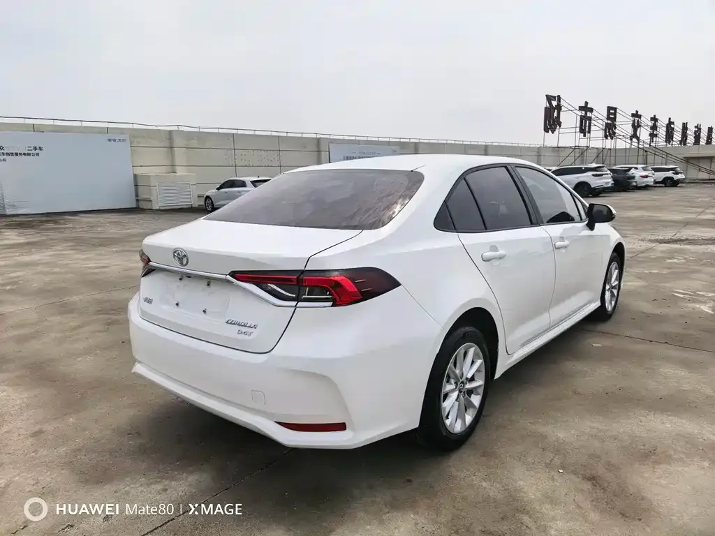 Toyota Corolla — фото 6