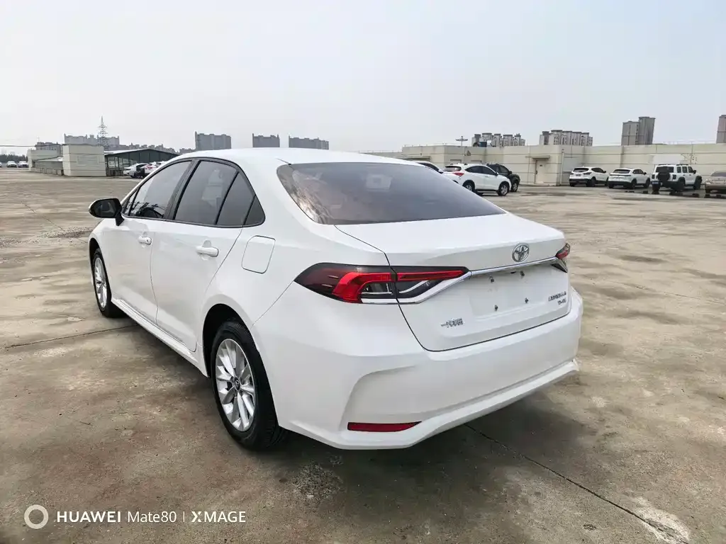 Toyota Corolla — фото 5