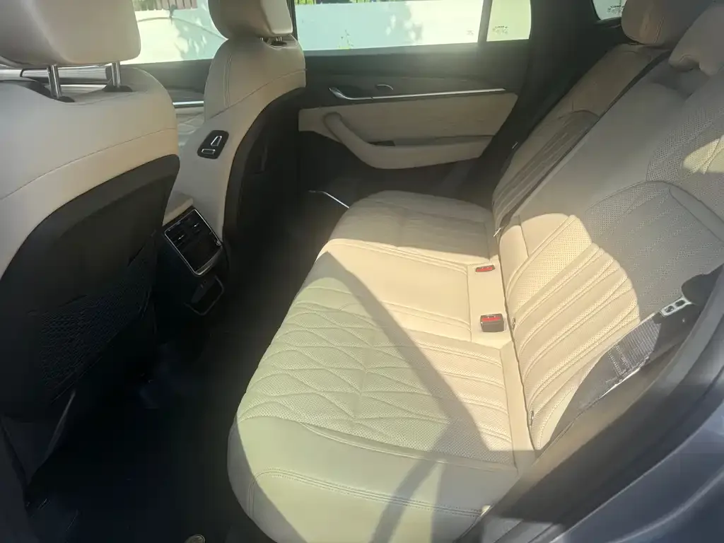 Geely Xingyue L — фото 8