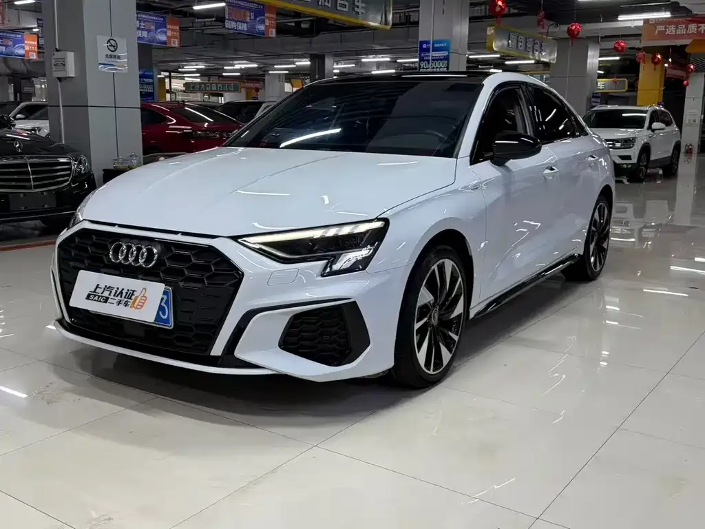 Audi A3 — фото 1