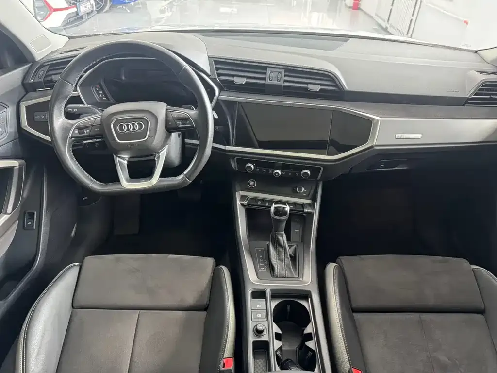 Audi Q3 — фото 7