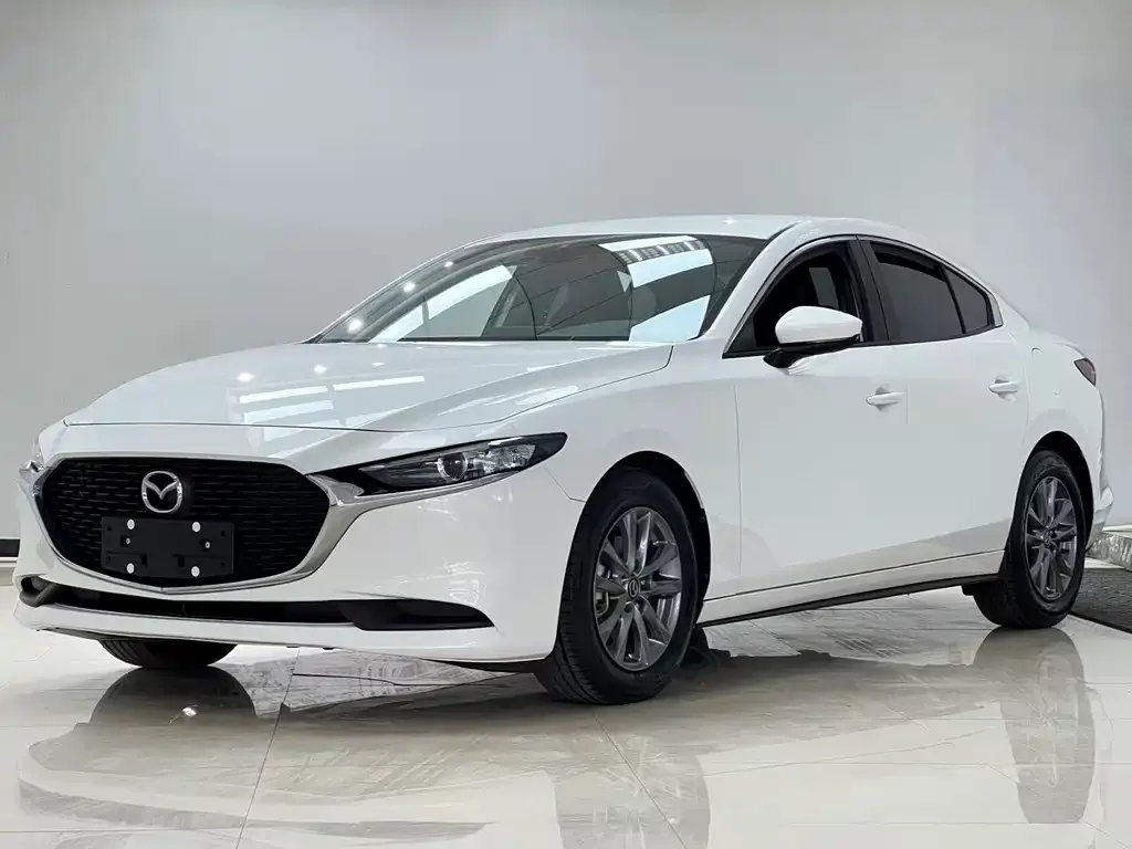 Mazda 3 Axela — фото 1