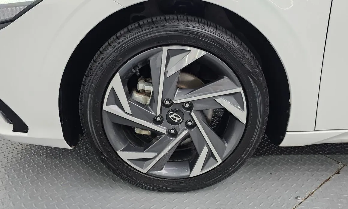 Hyundai AVANTE — фото 4