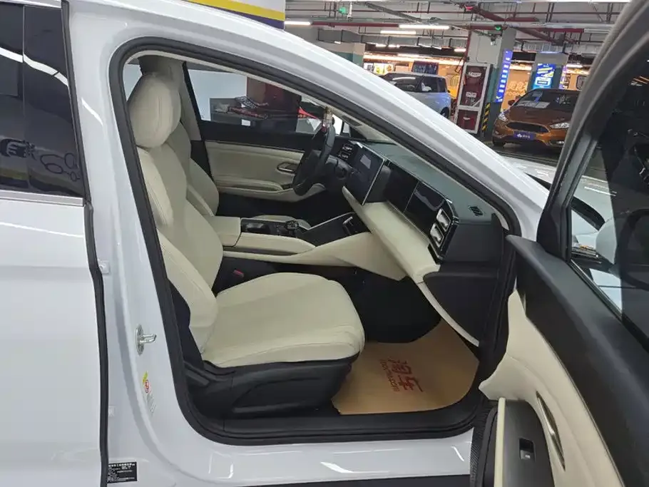 BYD Qin L — фото 10