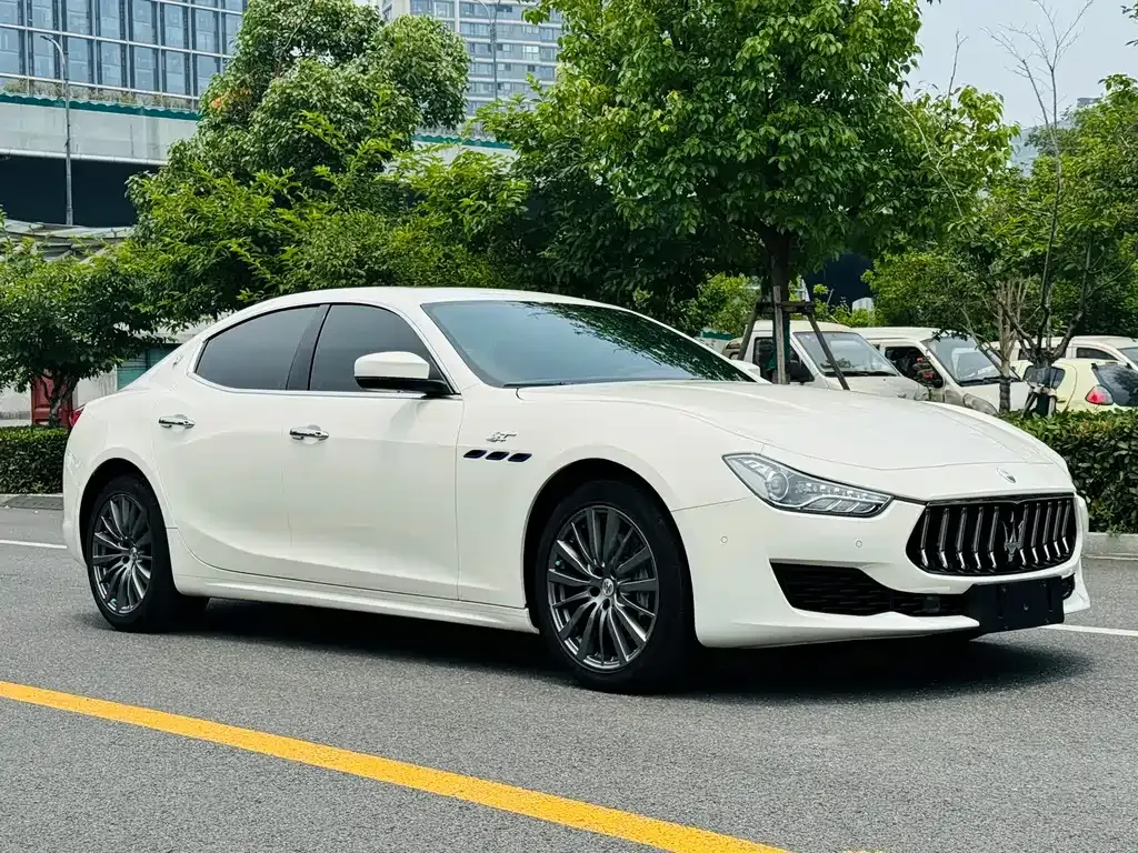 Maserati Ghibli — фото 10