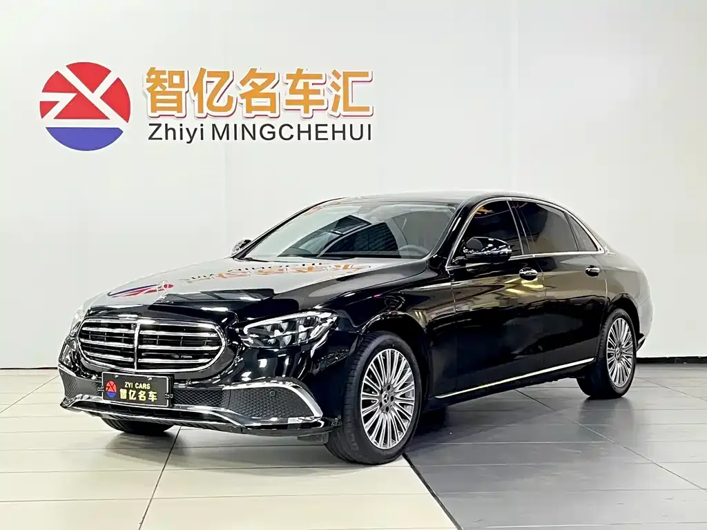Mercedes-Benz E-Class — фото 1