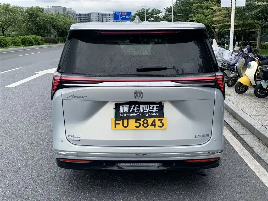 Buick GL8 Hybrid — фото 6