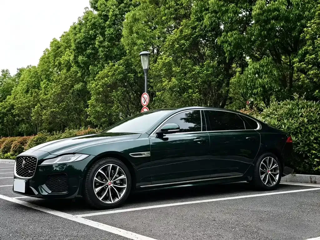 Jaguar XFL — фото 1